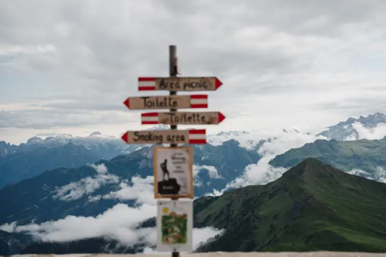 Wegwijzers in de Dolomieten